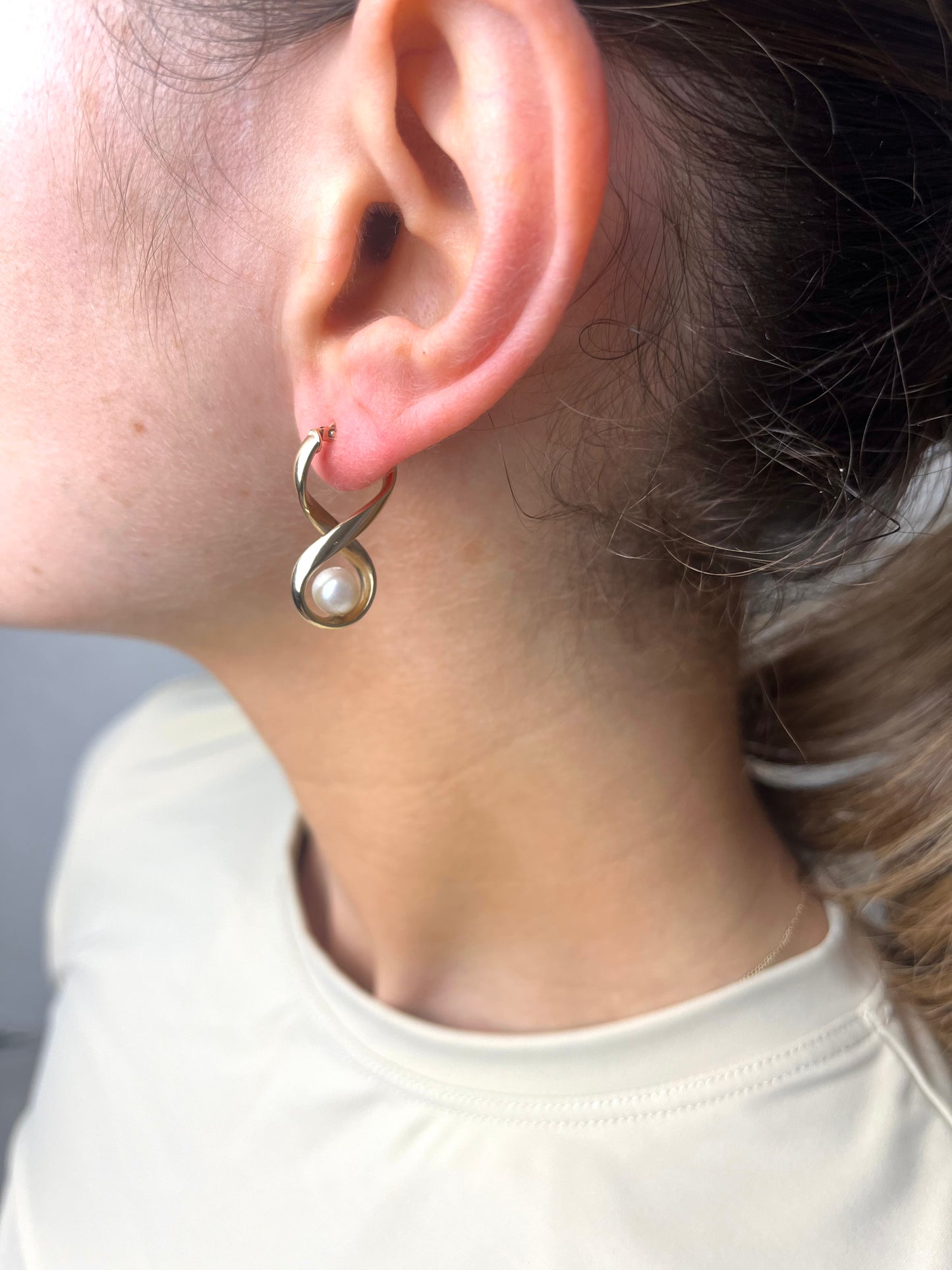 Structured Pearl Earrings
